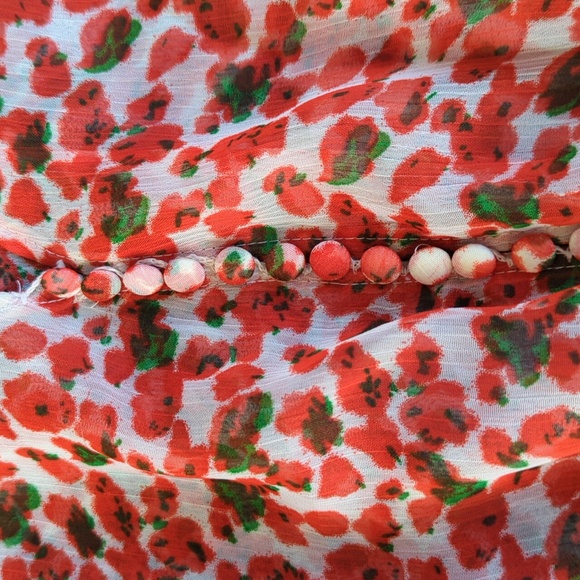 Sheer blouses - Picture 3 of 11